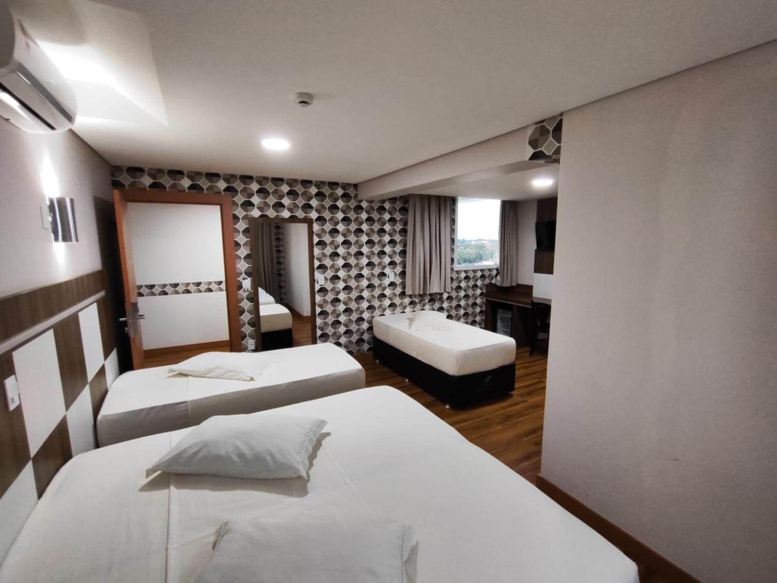 Hotel Maestro Executive Toledo トレド エクステリア 写真